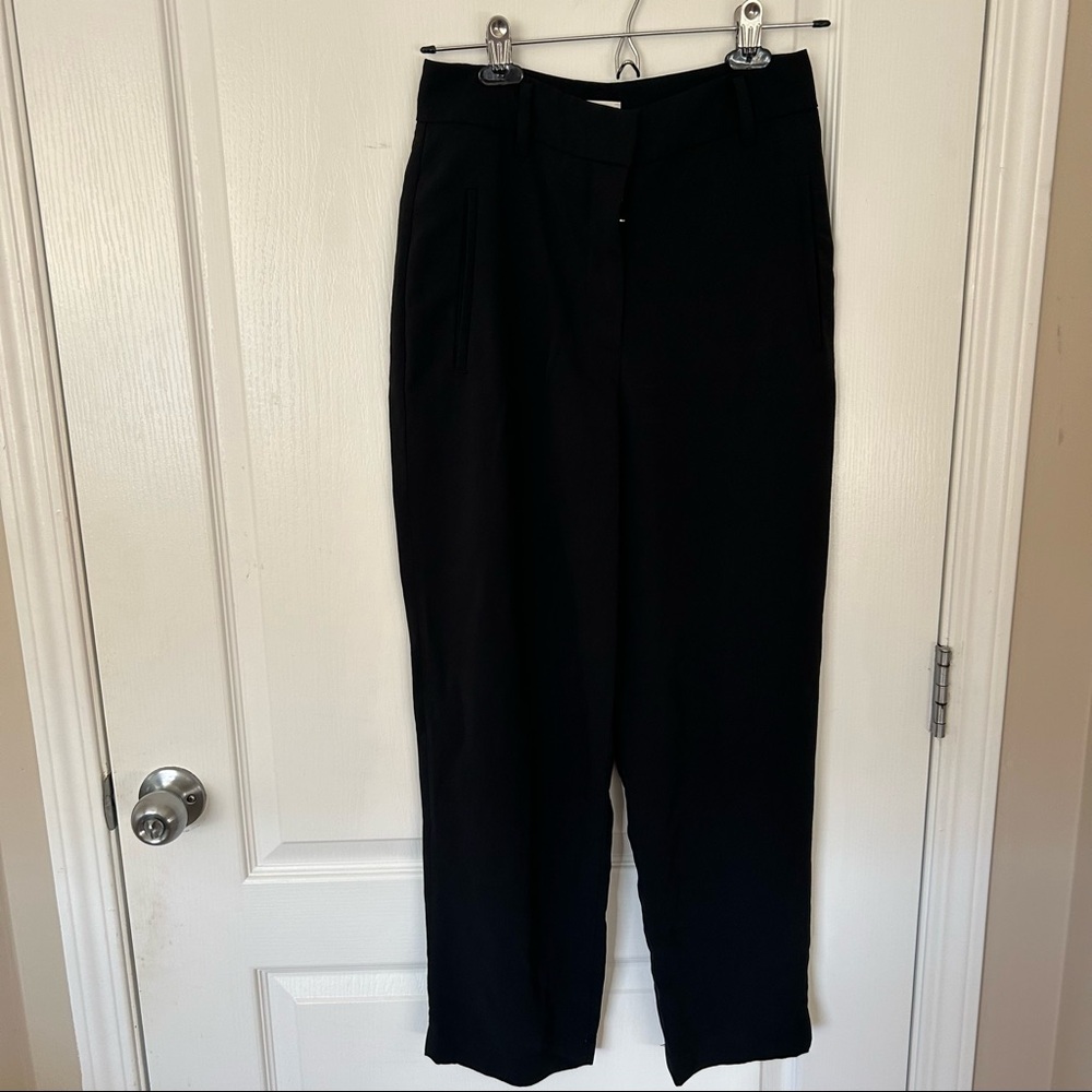 Aritzia Effortless Pants size 4 in short length